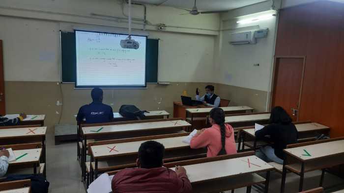 Aakash Institute Pics 2