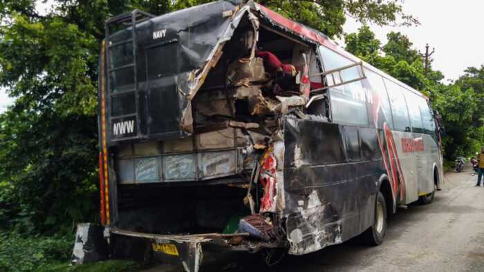18 killed 25 injured after truck hits bus in UP