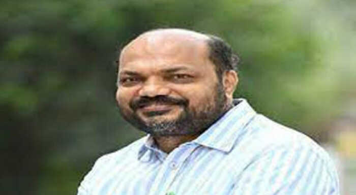 kerala minister receives malayalee students from ukraine