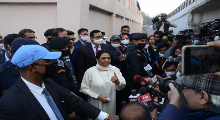 mayawati calls sp fake ambedkarwadi party