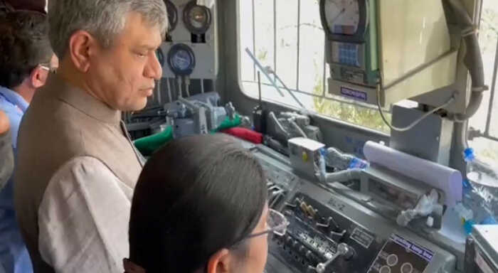 2000 kms rail track to be covered under kavach technology this year ashiwin vaishnaw