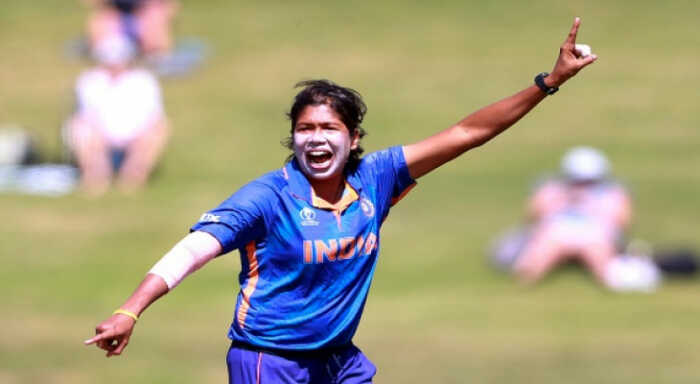 jhulan becomes joint highest wicket taker