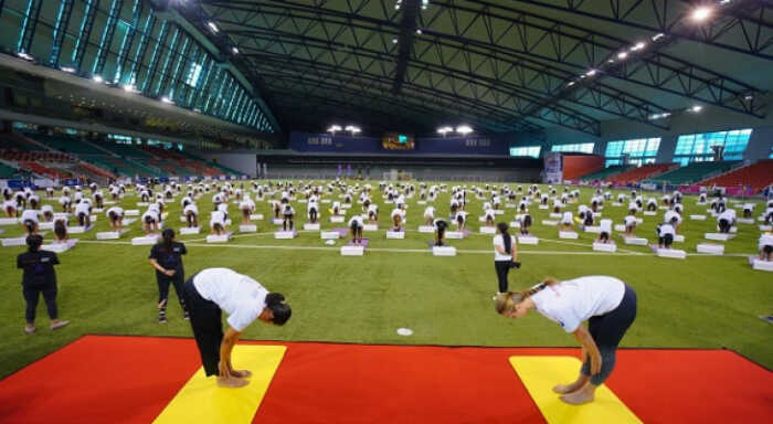 modi congratulates indian embassy in qatar for organising record making yoga event