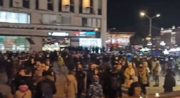 russia police arrest anti war protesters