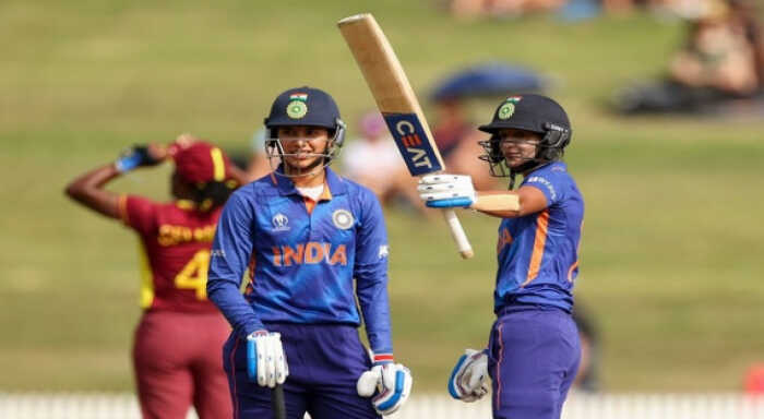 smriti harmanpreet tons power india to 317 8
