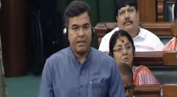 delhi mp slams kejriwal govt in lok sabha over air pollution