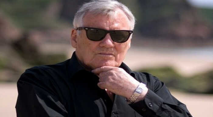 the eagle has landed author dies at 92