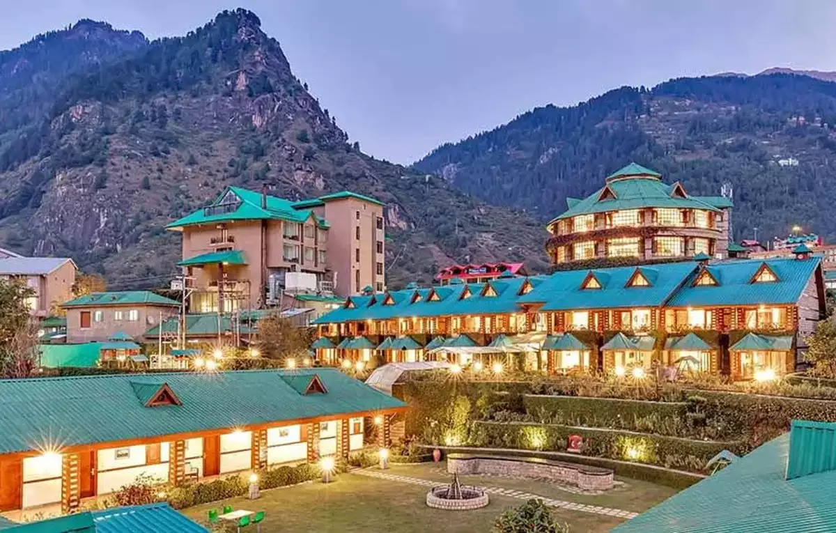 Mahindra Holidays rises on signing new resort in Dapoli