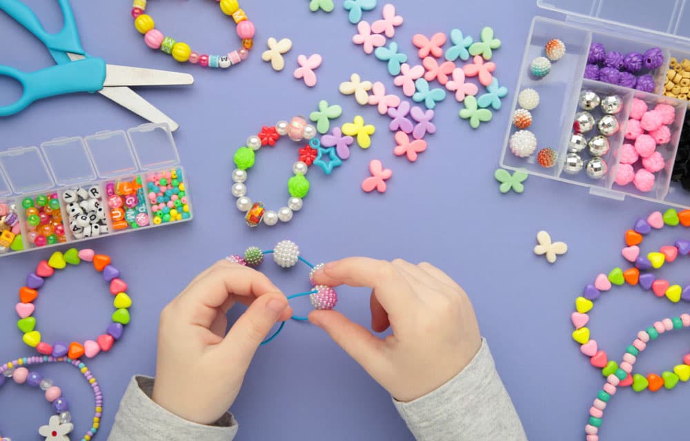 make-letter-bead-bracelet