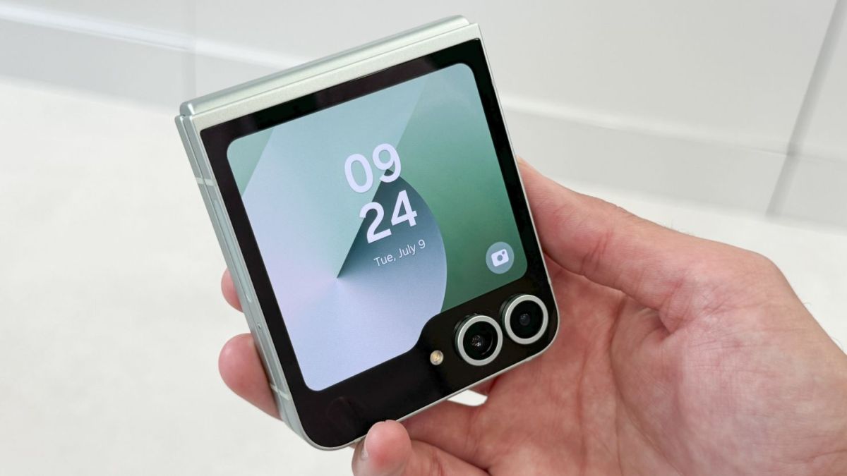 Samsung’s Next Galaxy Z Flip Foldable