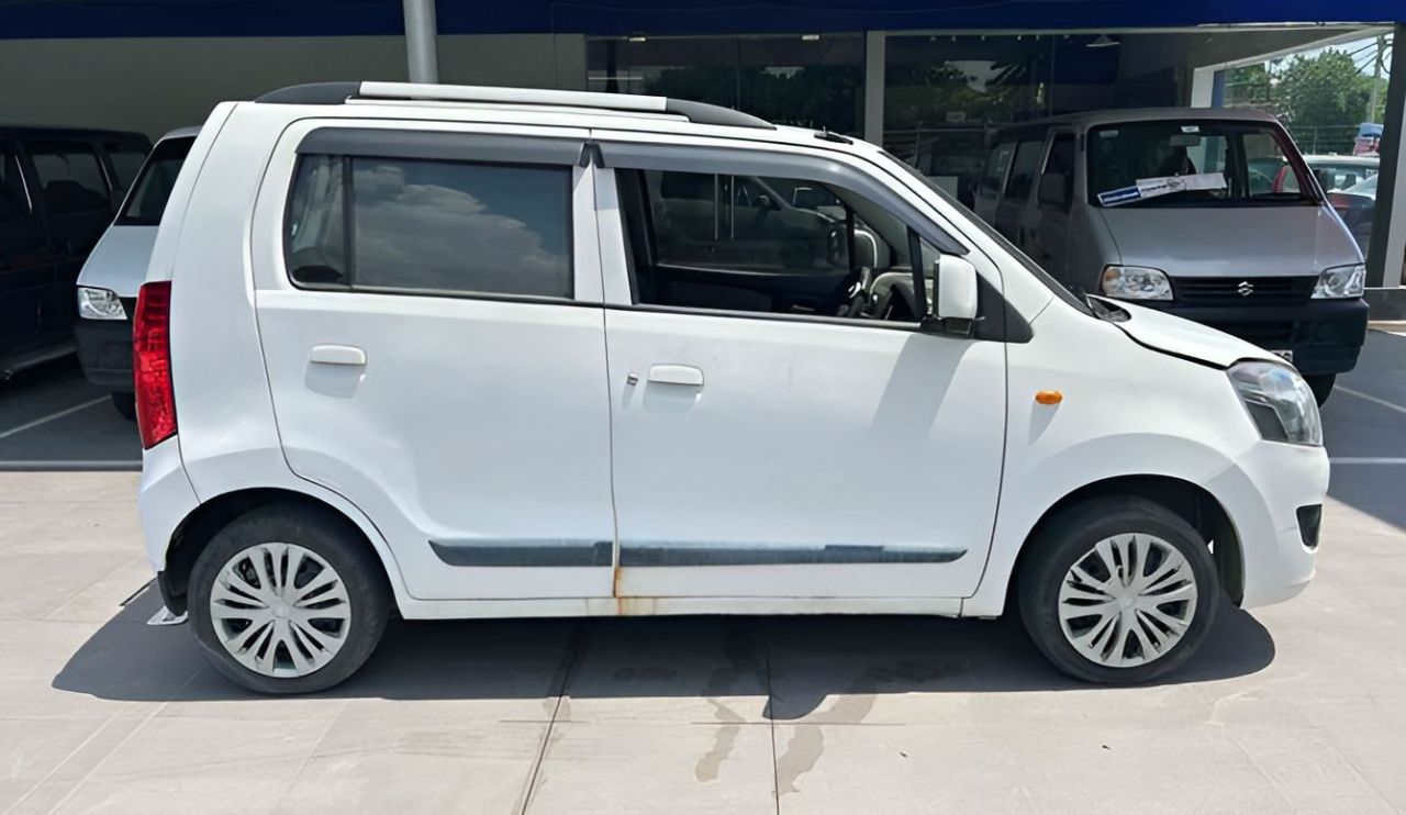 Maruti WagonR vs CSD