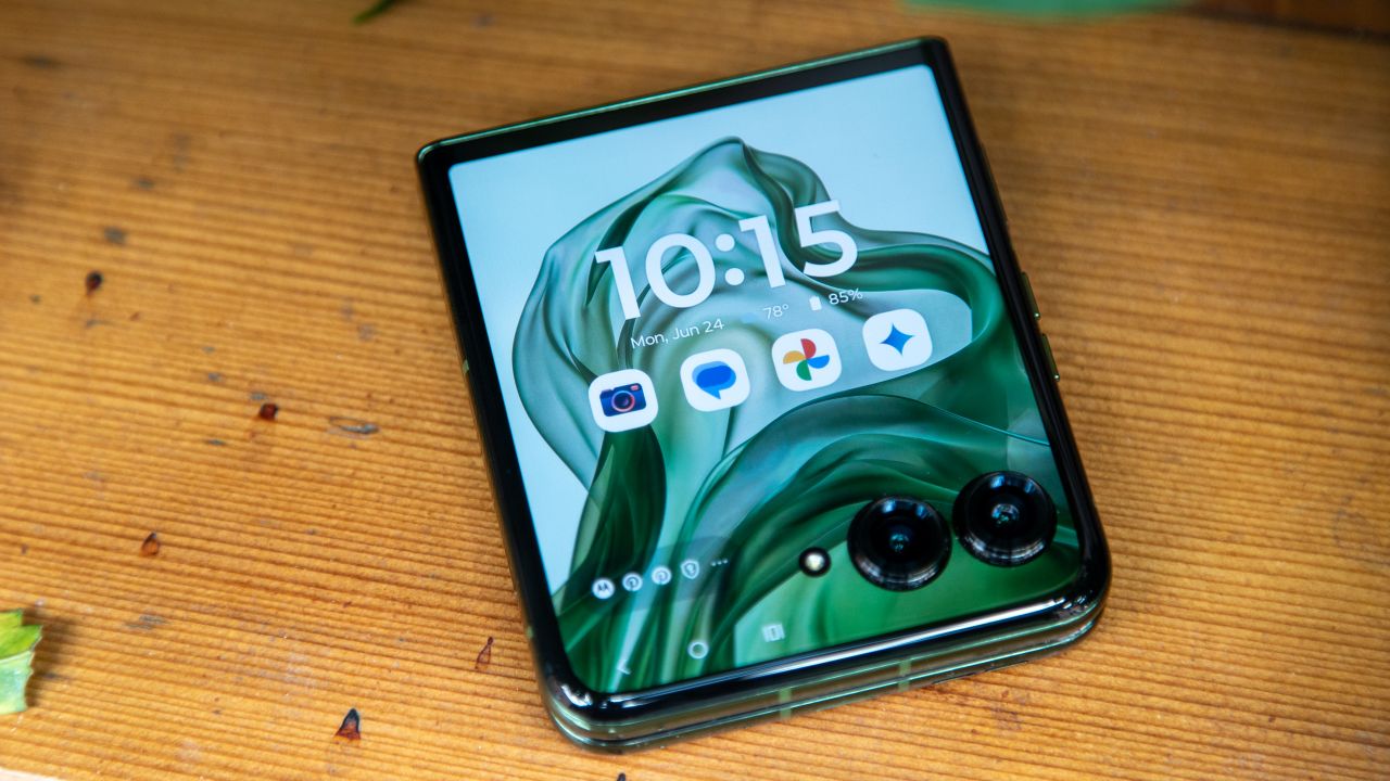 Motorola Razr+ (2025)