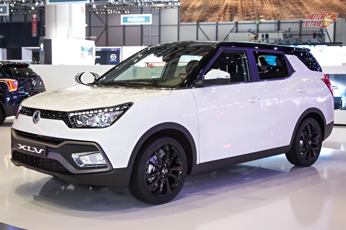 Mahindra XUV300 7