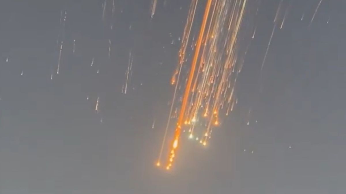 SpaceX Starship Explodes Mid-Air