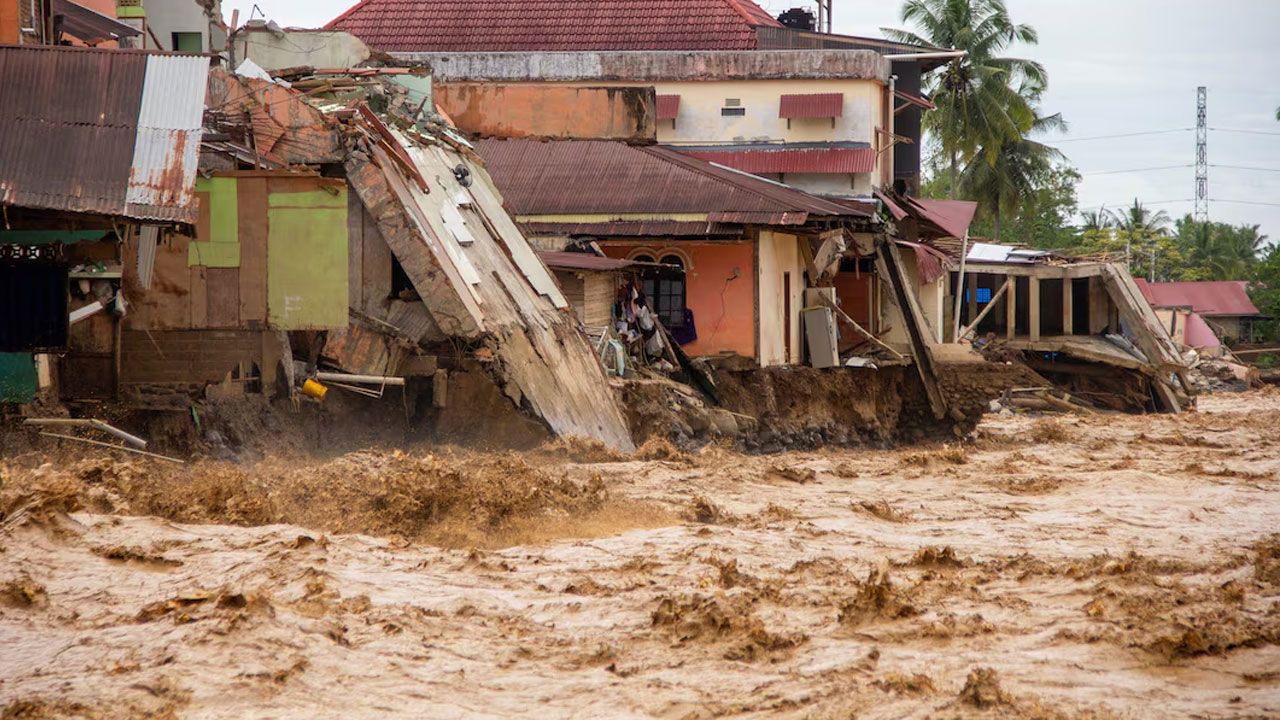 Cyclone Wreaks