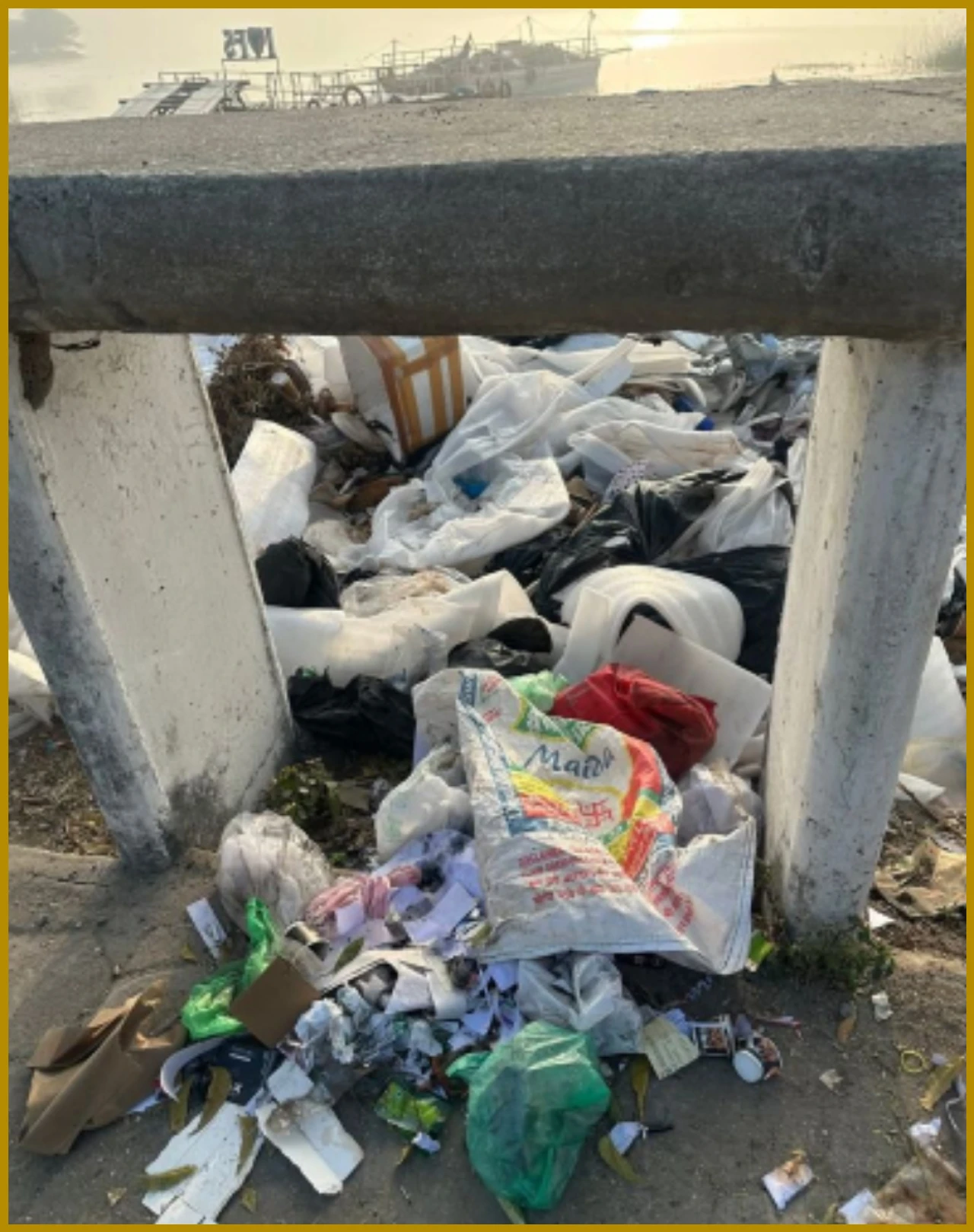 Waste Dumped in Fatehsagar Lake Near Shilpgram Mod