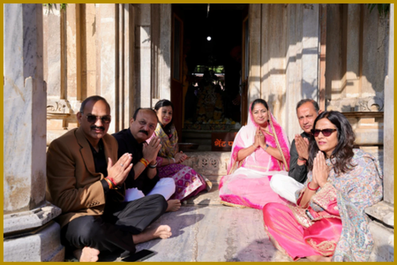 Delhi CM Offers Prayers at Udaipur Temple for Prosperity