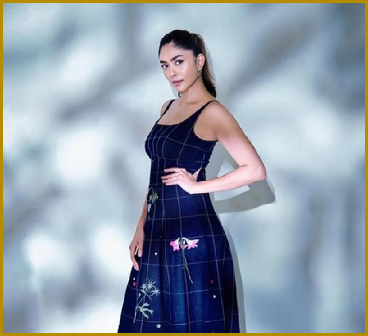 Mrinal Thakur Relates to Her Role in Do Diwane Shehar Mein