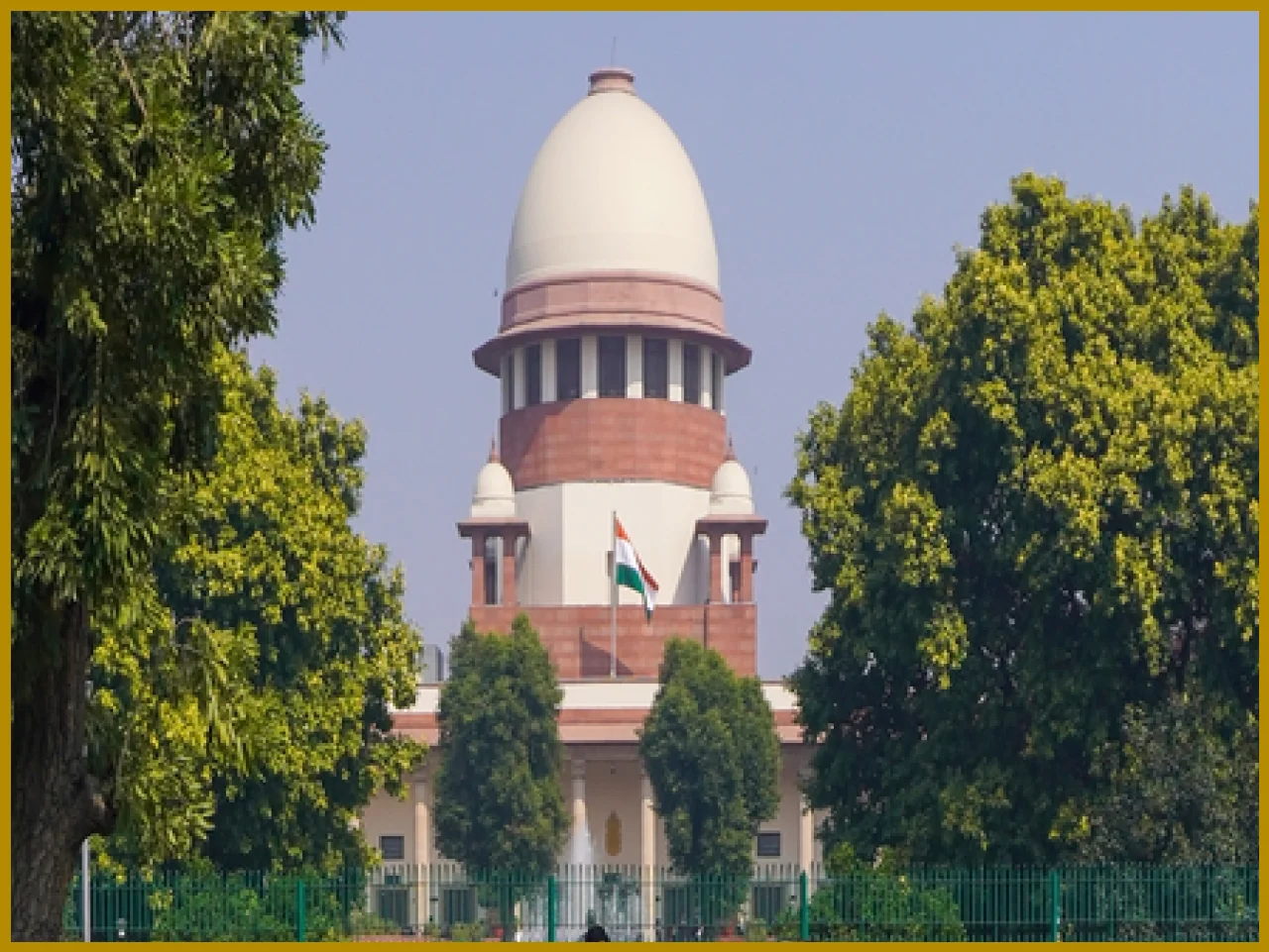 Supreme Court Grants Bail to Advocate Akhilesh Dubey in Extortion Case