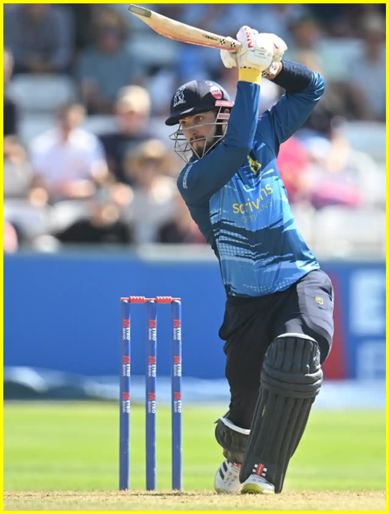Alex Davis Steps Down as Warwickshire Captain, Ed Barnard Takes Over