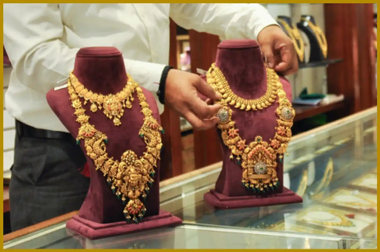 Gold Prices Drop Below ₹1.60 Lakh per 10 Grams, Silver Prices Also Decline