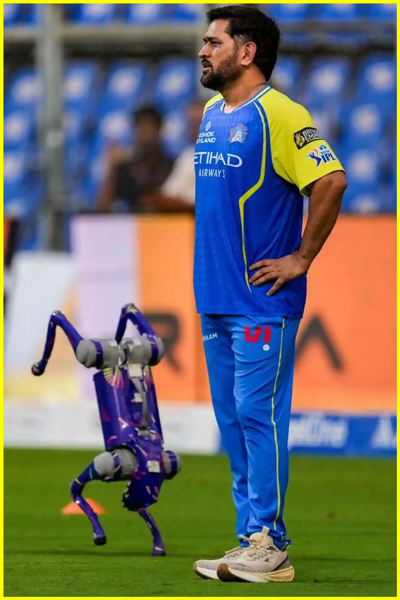 Dhoni Goes Viral Having Fun with Robot Dog!