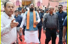 Bihar CM Offers Prayers at Vishnupad Temple on Buddha Purnima