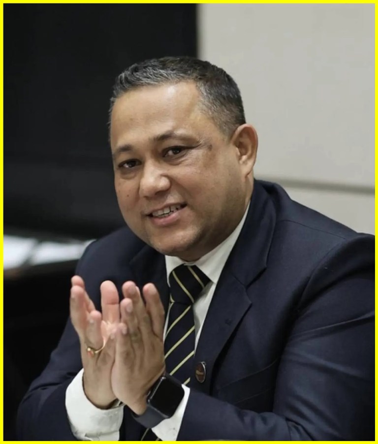 Nepals Foreign Minister Praises Ties with India