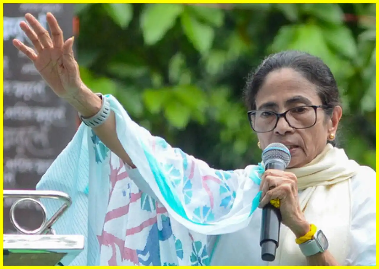 Mamata Banerjee Criticizes Center Over Protests in Delhi and Kolkata