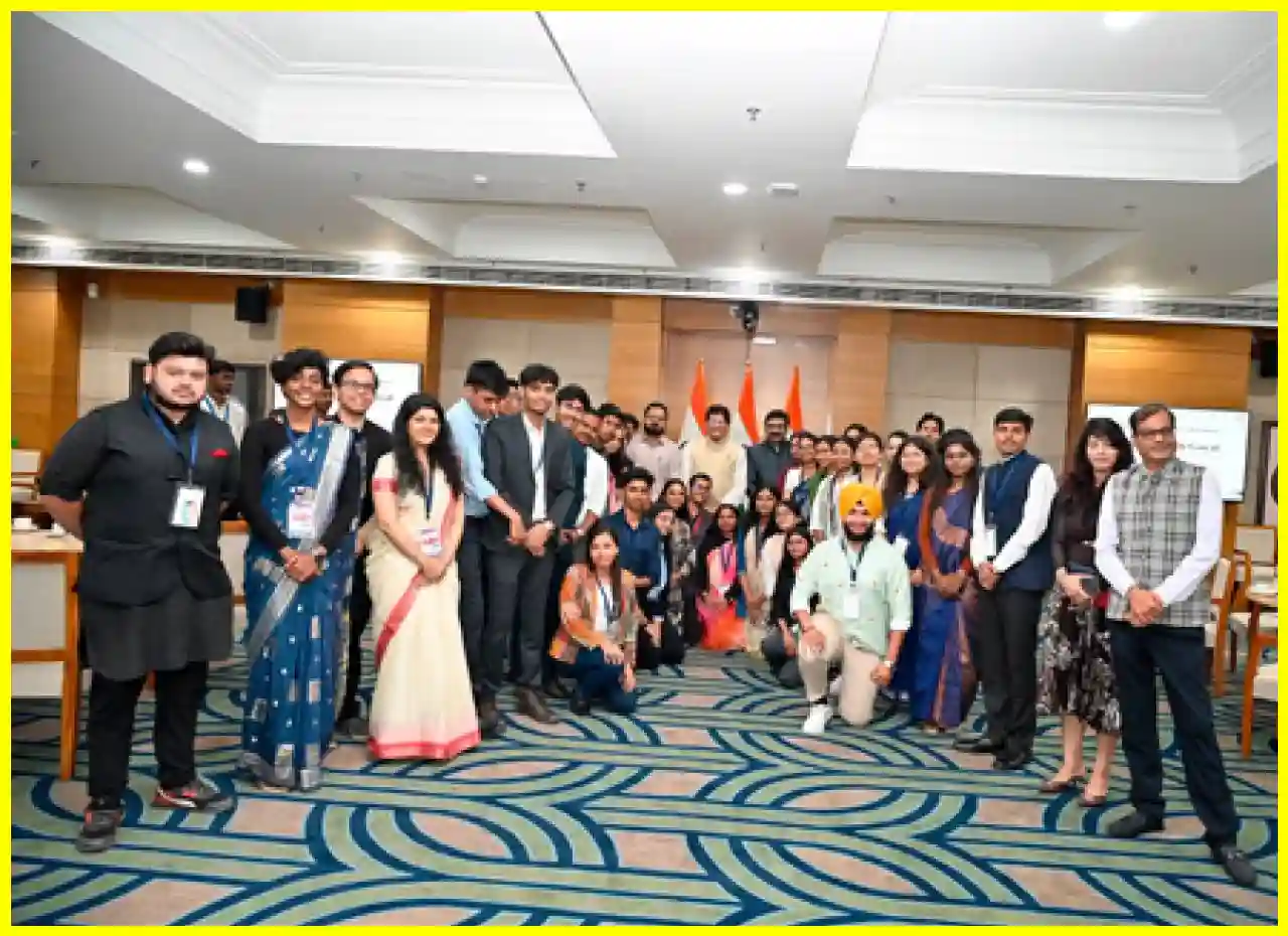 Piyush Goyal Encourages MP Lead Fellows to Embrace Innovation for a Developed India