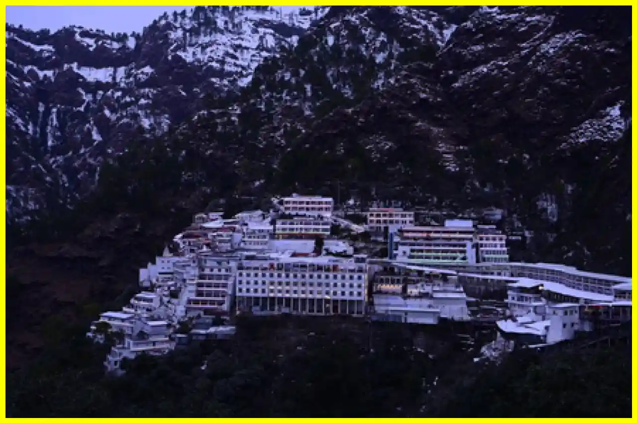 Vaishno Devi Yatra Temporarily Suspended Due to Bad Weather