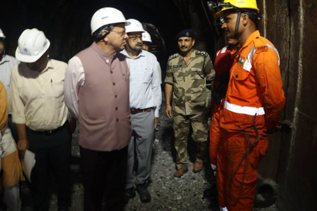 CM Dhami Inspects THDC Tunnel Accident Site, Reviews Rescue Operations
