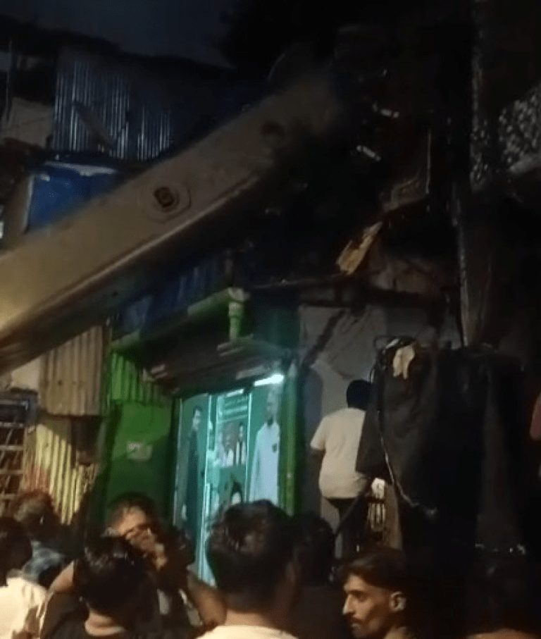 Crane Accident in Kurla Injures 11 People