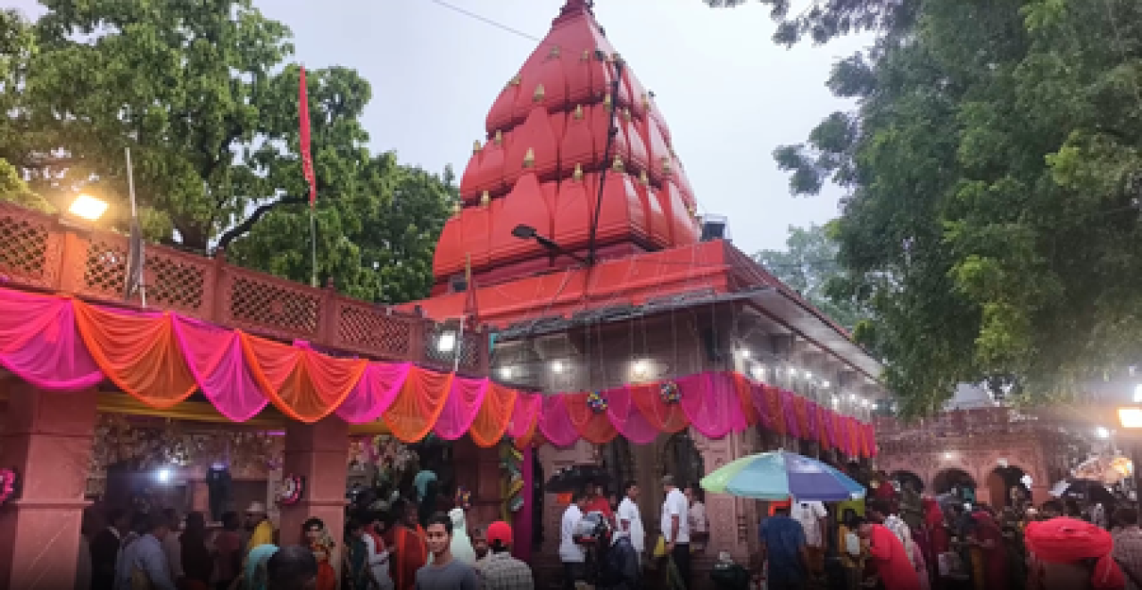 Rare Convergence of Sawan Monday and Nag Panchami Draws Huge Crowds in Prayagraj and Ayodhya