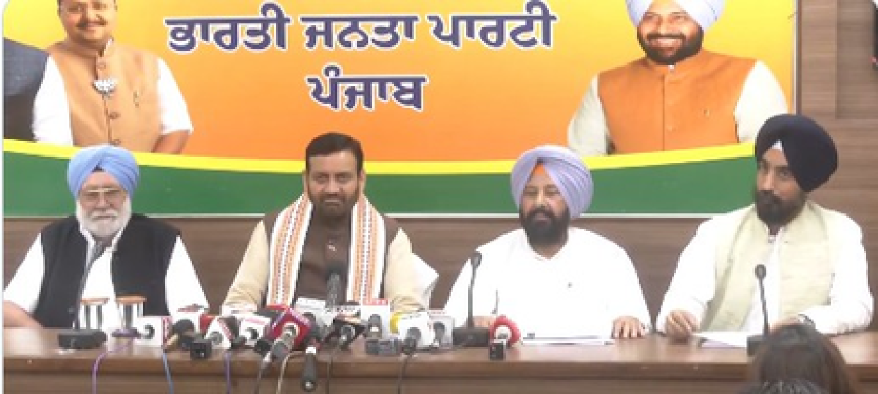 Former Punjab CMs Associate Joins BJP, Strengthening Partys Base