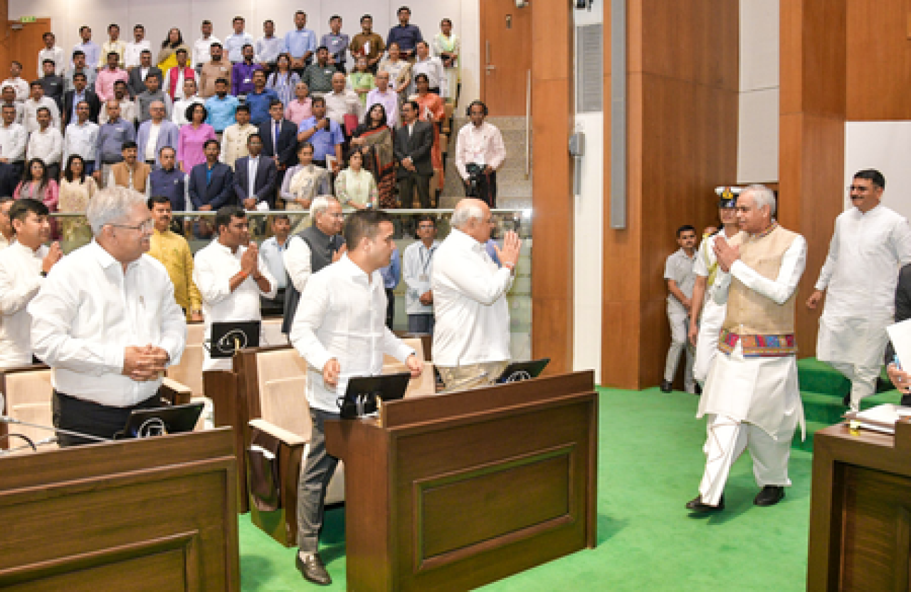 Gujarat Assembly Begins Three-Day Session with Tributes to Late Legislators