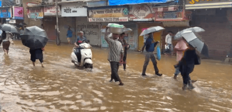 Heavy Rain Disrupts Life in Mumbai, Yellow Alert Issued