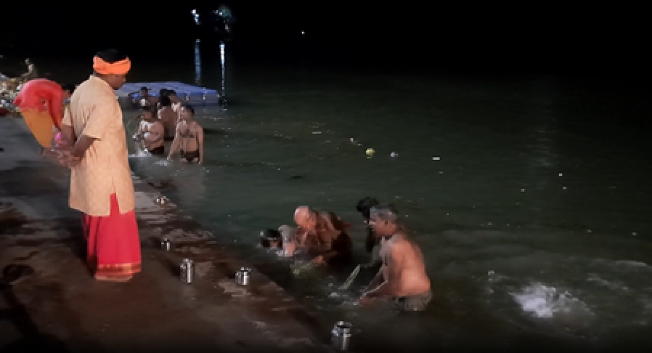 Pitrupaksha Rituals Begin at Betwa River in Vidisha