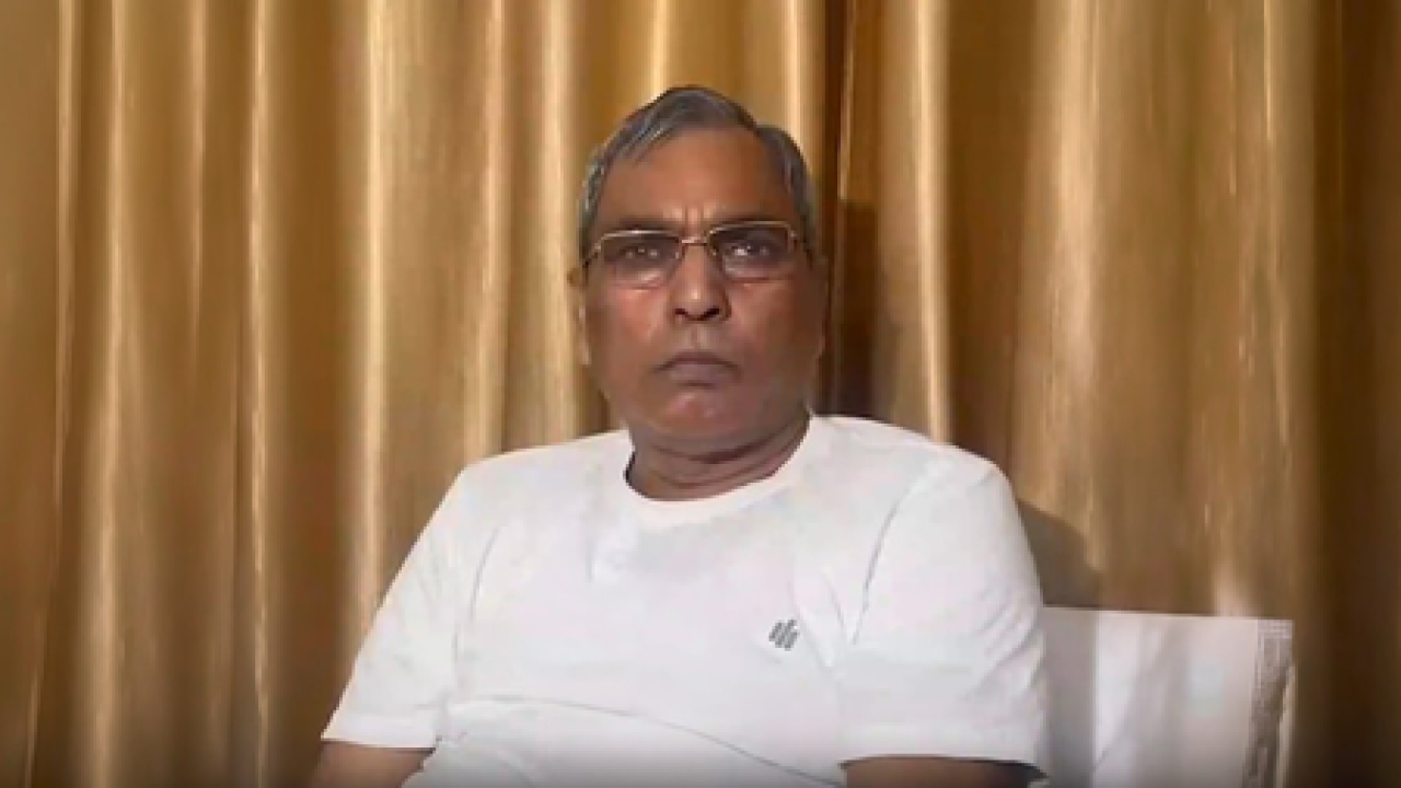 Rajbhar Criticizes SPs Blue Dress Code, Calls for Accountability in Building Safety