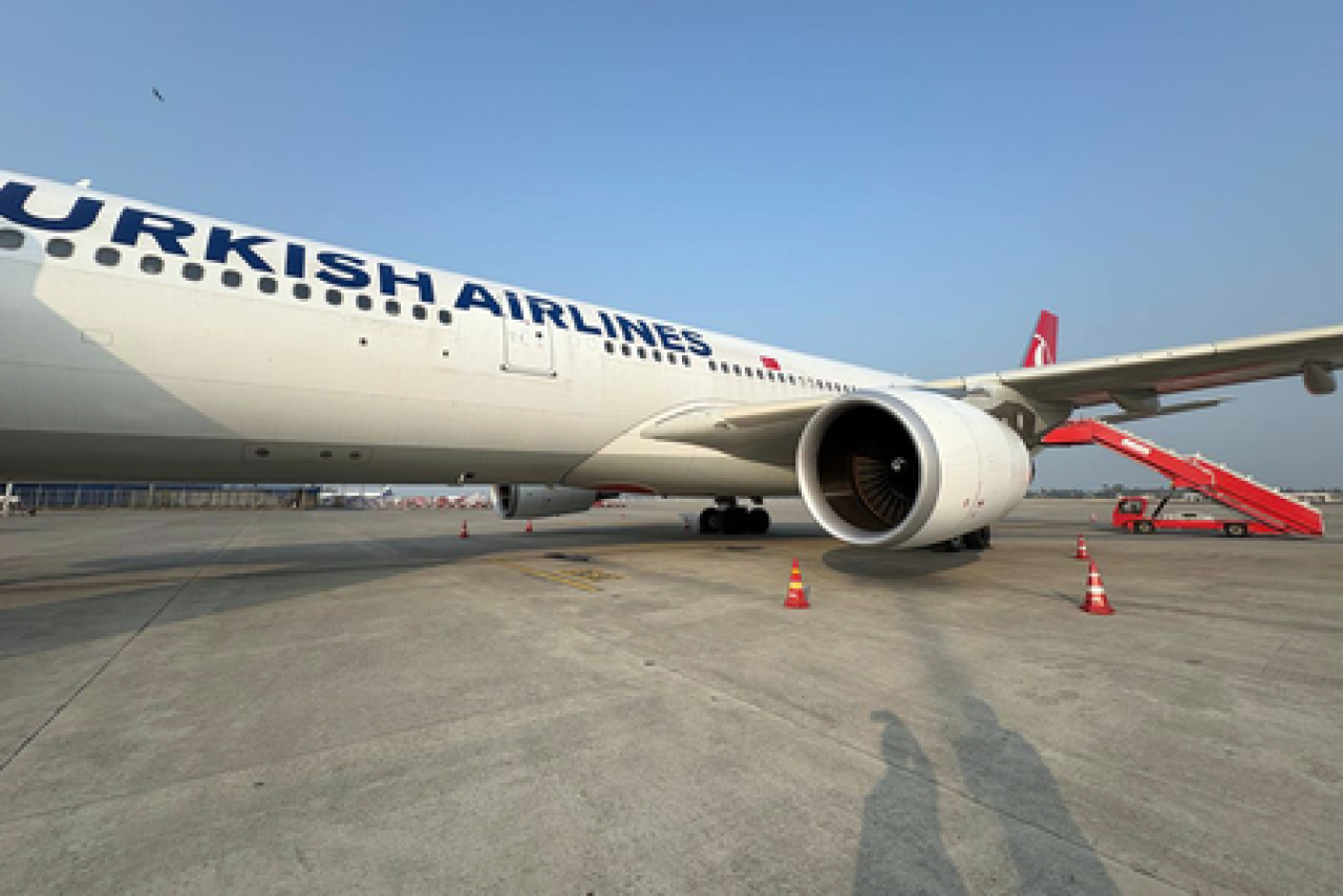 Turkish Airlines Flight Returns Amid Drone Attacks Near Moscow