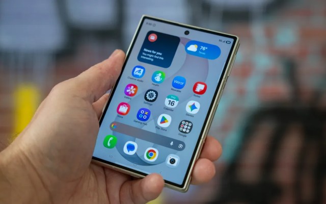 Samsung May Add GlobalFoundries as Display Chip Supplier to Ease Galaxy Phone Production Issues