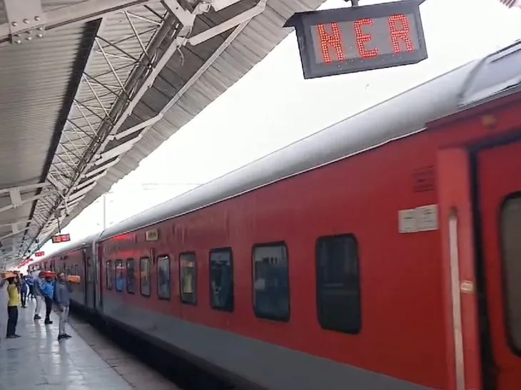 Gorakhpur–Bandra Terminus Festival Special Train: Two Trips Each in November, Check Dates, Timings and Route