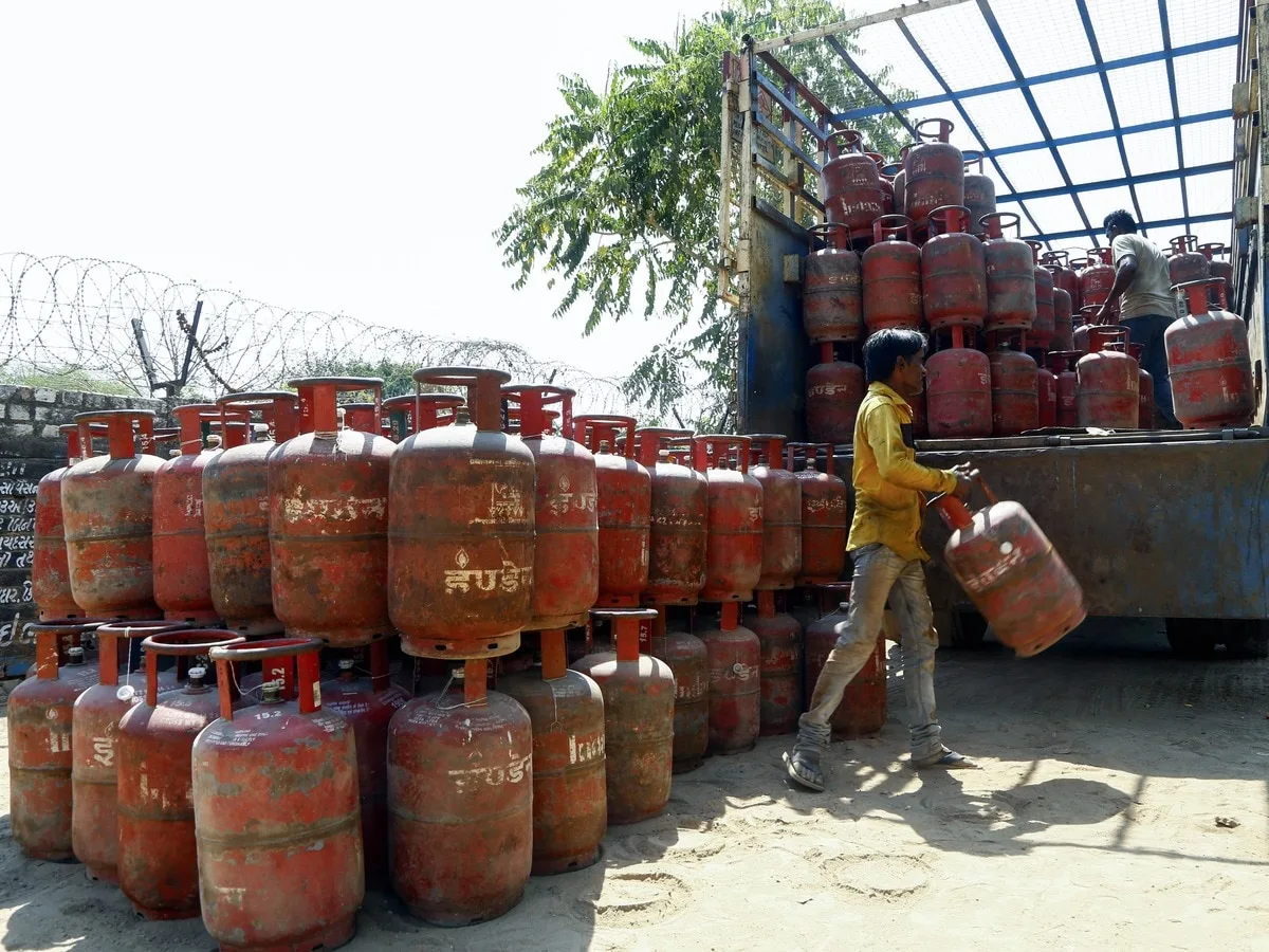 HPCL Faces Rising Losses on LPG Cylinders