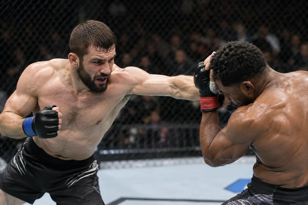 Volkanovski Defeats Evloev by TKO to Retain UFC Featherweight Title
